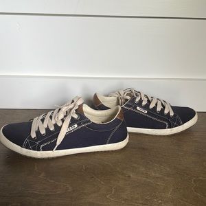 Taos starburst 8.5 blue sneaker